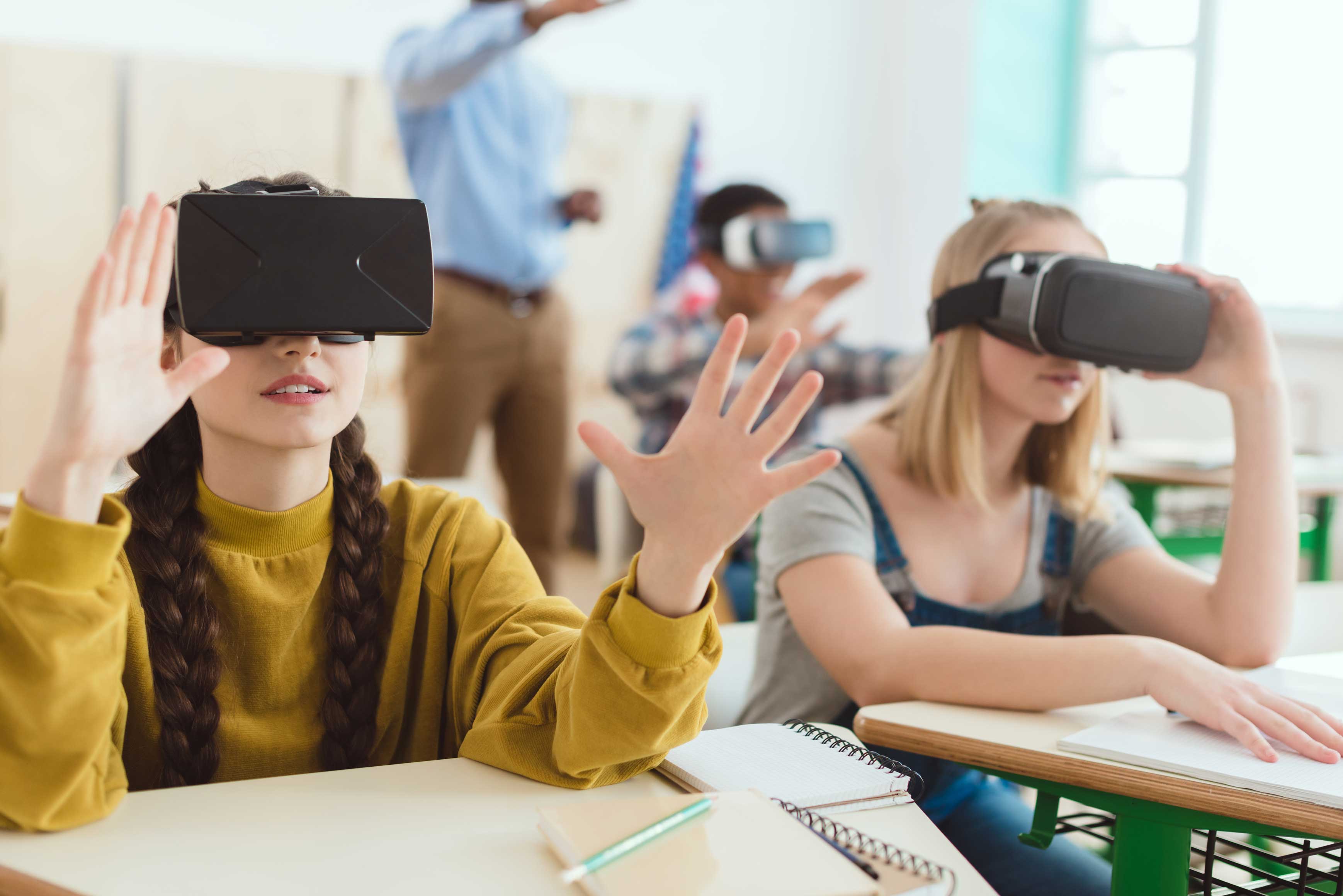 https://experied.co.uk/wp-content/uploads/2018/08/experied-vr-education-class-3.jpg
